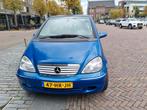 Mercedes-Benz A-Klasse 1.4 A140 2001 Blauw, Auto's, Mercedes-Benz, Voorwielaandrijving, 1005 kg, 40 €/maand, 4 cilinders