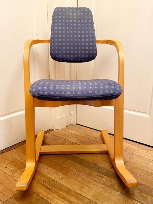 Stokke Variér Actulum, blauwe stof en blank beukenhout, Huis en Inrichting, Stoelen, Gebruikt, Eén, Hout, Stof, Blauw, Ophalen