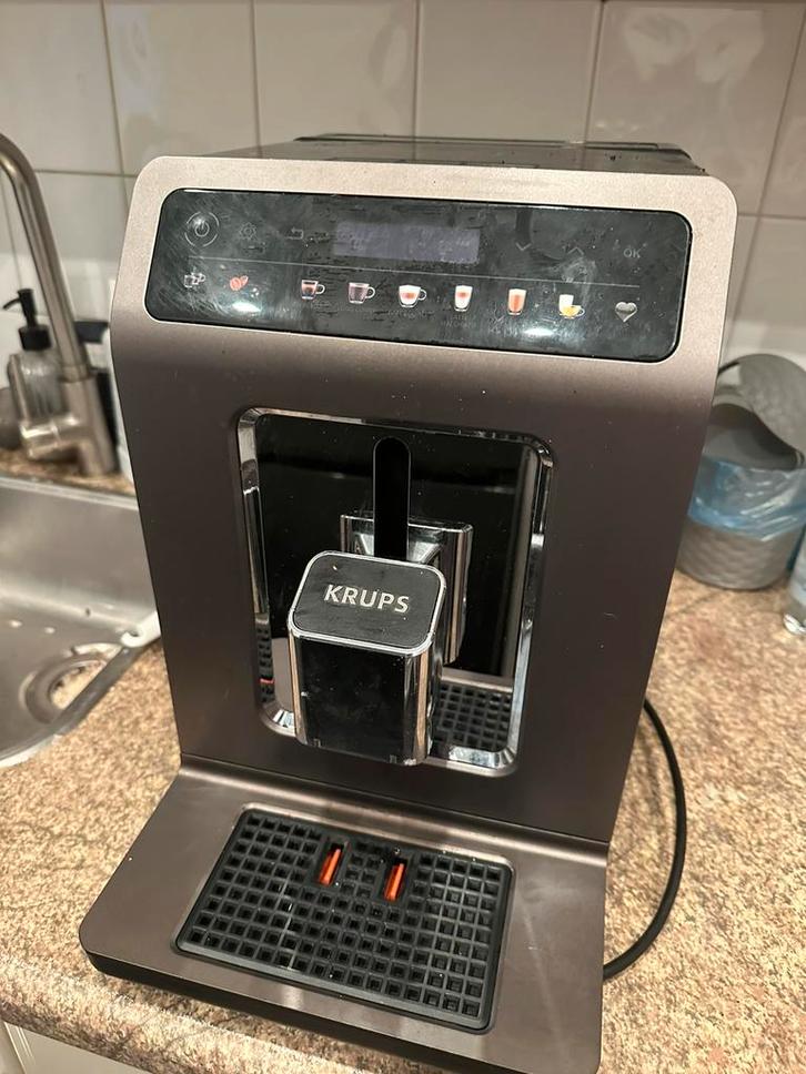 Krups EA89SE volautomatische koffiemachine – bonenmachine m, Witgoed en Apparatuur, Koffiezetapparaten, Zo goed als nieuw, Koffiemachine