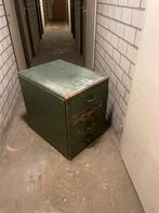 Industriële brocante lade blok, Ophalen