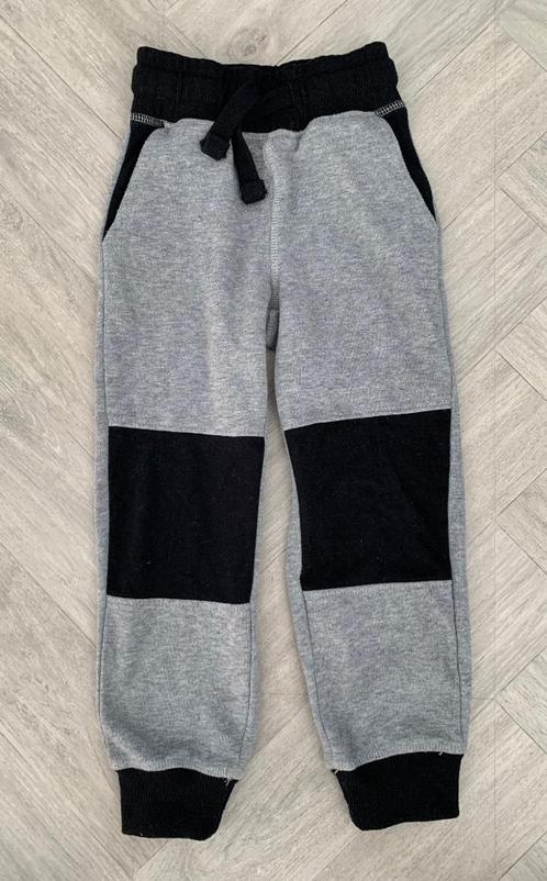 Warme Joggingbroek maat  104!, Kinderen en Baby's, Kinderkleding | Maat 104, Zo goed als nieuw, Jongen, Broek, Verzenden