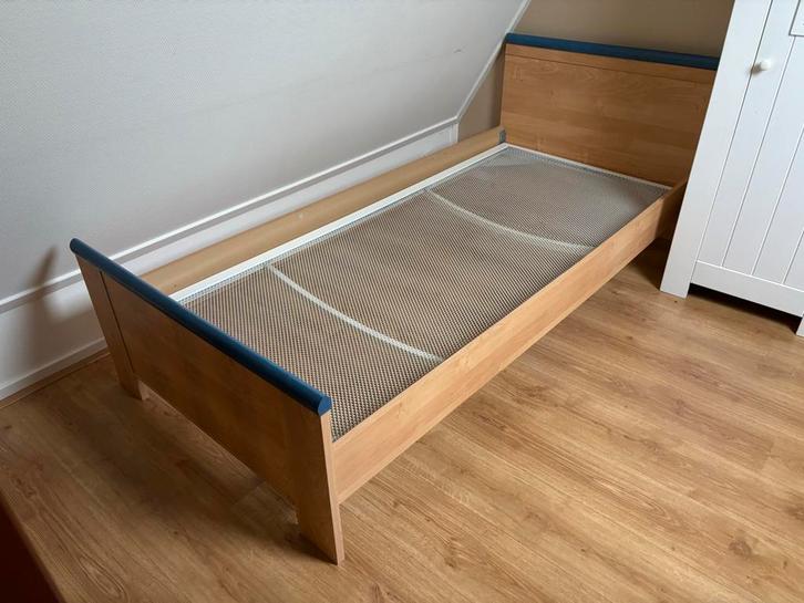 Mdf Bed - Eenpersoons, Huis en Inrichting, Slaapkamer | Bedden, Gebruikt, Eenpersoons, 90 cm, 200 cm, Hout, Bruin, Ophalen