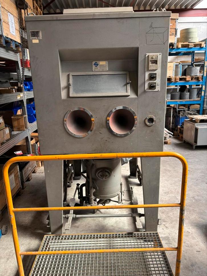 Grote Professionele Straalcabine incl afzuiging, Zakelijke goederen, Machines en Bouw | Industrie en Techniek, Ophalen of Verzenden