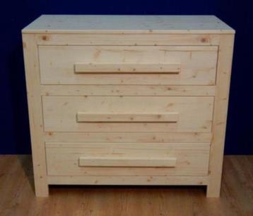 Houten ladencommode met 3 ruime lades beschikbaar voor biedingen