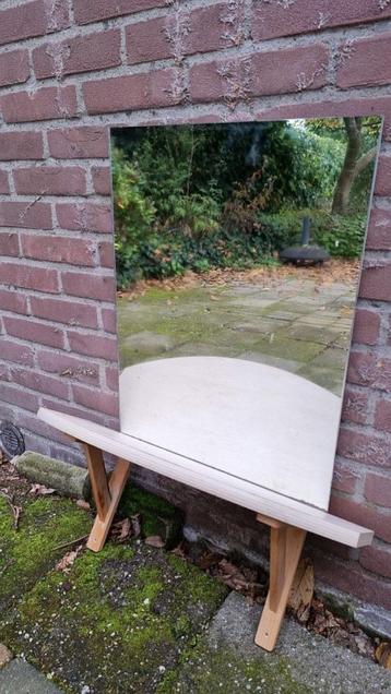 Spiegel + plank beschikbaar voor biedingen