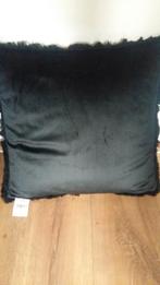 zwart velours kussens met subtiele franjes. 45x45 cm (lxb), Ophalen, Nieuw, Zwart, Vierkant