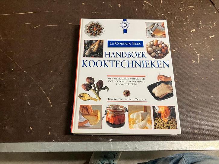 handboek kooktechnieken cordon blue kookschool, Boeken, Kookboeken, Zo goed als nieuw, Frankrijk, Ophalen of Verzenden
