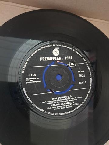 Vinyl singles jaren 60 sonneveld., Beatles, Buddy etc.  beschikbaar voor biedingen