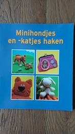 Minihondjes en Katjes Haken - Patroonboek, Ophalen of Verzenden, Zo goed als nieuw, Haken, Patroon of Boek