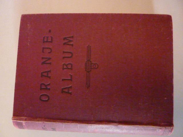 Servaas van Rooijen - Oranje-album feestbundel, Boeken, Overige Boeken, Gelezen, Ophalen of Verzenden