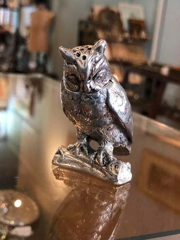 Beeldje uil uiltje zilver gemerkt zoutvaatje, Antiek en Kunst, Antiek | Goud en Zilver, Zilver, Ophalen of Verzenden