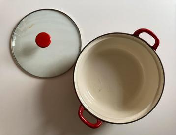 Cast iron dutch oven beschikbaar voor biedingen