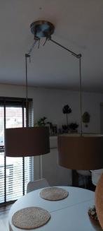 Moderne hanglamp met twee kappen, Huis en Inrichting, Lampen | Hanglampen, Ophalen of Verzenden