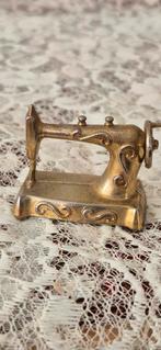 Vintage Poppenhuis Naaimachine - Made in England, Verzamelen, Poppenhuizen en Toebehoren, Ophalen of Verzenden, Gebruikt, Poppenhuis