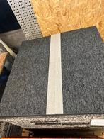 Tapijttegels zwart met witte streep. Nieuw, Ophalen, Q, Q, Nieuw