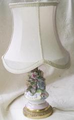 Antiek lamp gedecoreerd + porseleinen bloemen CAPODIMONTE, Antiek en Kunst, Antiek | Lampen, Ophalen of Verzenden
