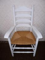 Brocante wit houten stoel met rieten zitting, Riet of Rotan, Gebruikt, Wit, *