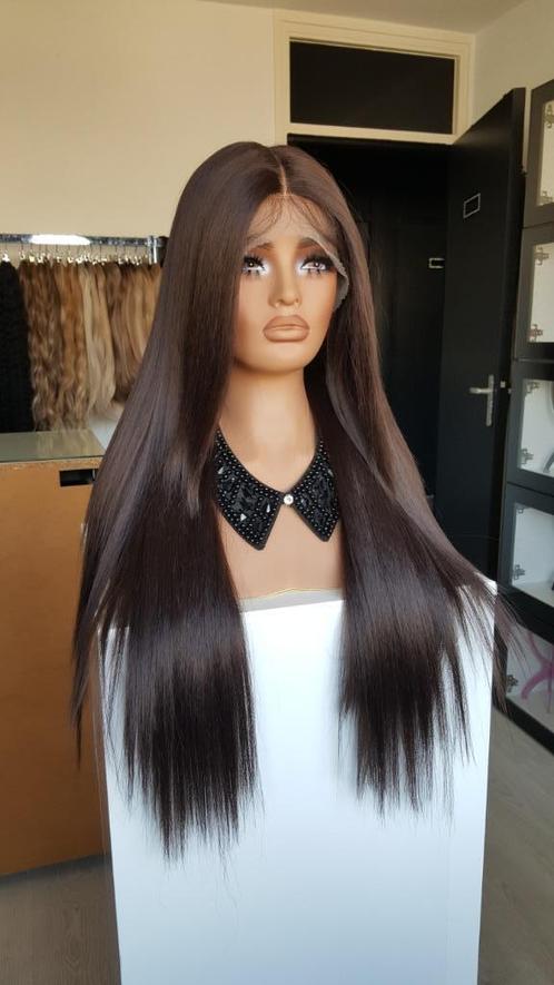 Basic Lace Pruik: Gemêleerd donker bruin. stijl, 70cm, Sieraden, Tassen en Uiterlijk, Uiterlijk | Haarverzorging, Nieuw, Pruik of Haarverlenging