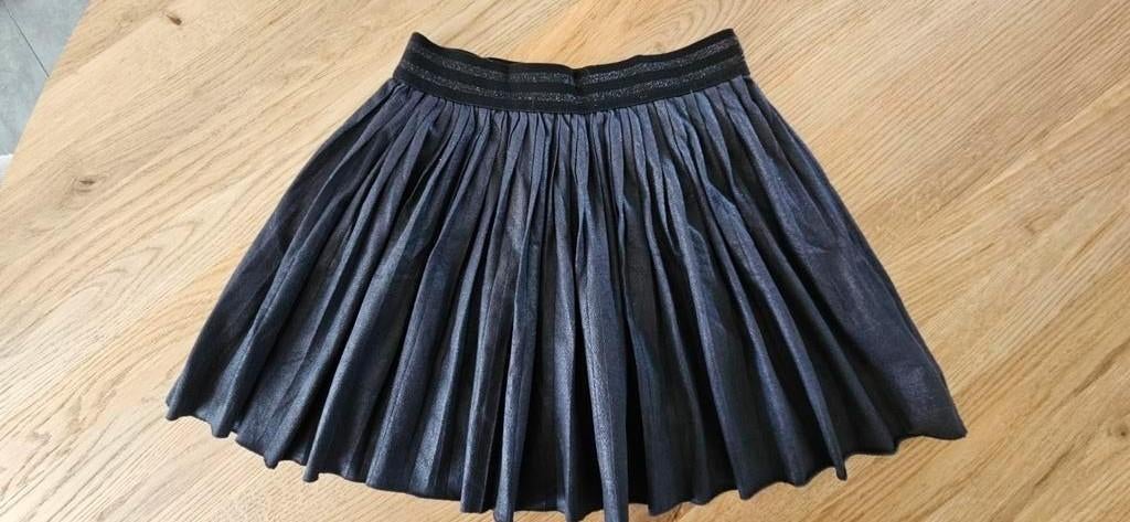 Jilly zwart plooirokje maat 122/128, Kinderen en Baby's, Kinderkleding | Maat 122, Ophalen of Verzenden, Gebruikt, Jilly, Meisje