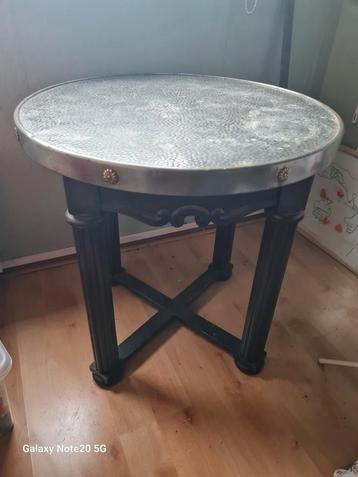 Houten tafeltje - Opknapper! beschikbaar voor biedingen