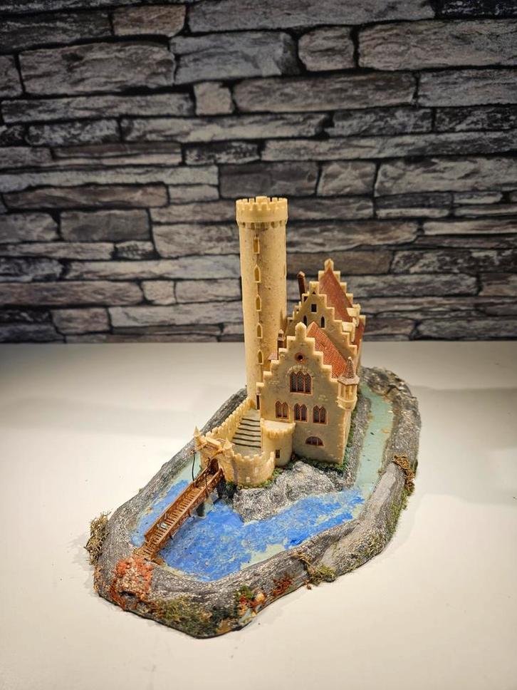 Kasteel waterslot burcht N spoor trein 1:160, Hobby en Vrije tijd, Modeltreinen | N-Spoor, Gebruikt, Brug, Tunnel of Gebouw, Gelijkstroom of Wisselstroom