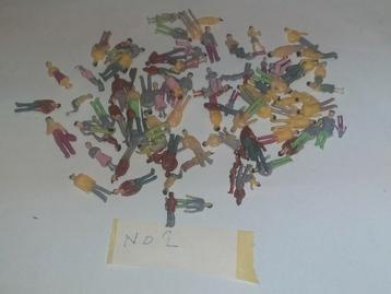 100x staande poppetjes - HO  8 EURO EEN ZAKJE
100 x staande  beschikbaar voor biedingen