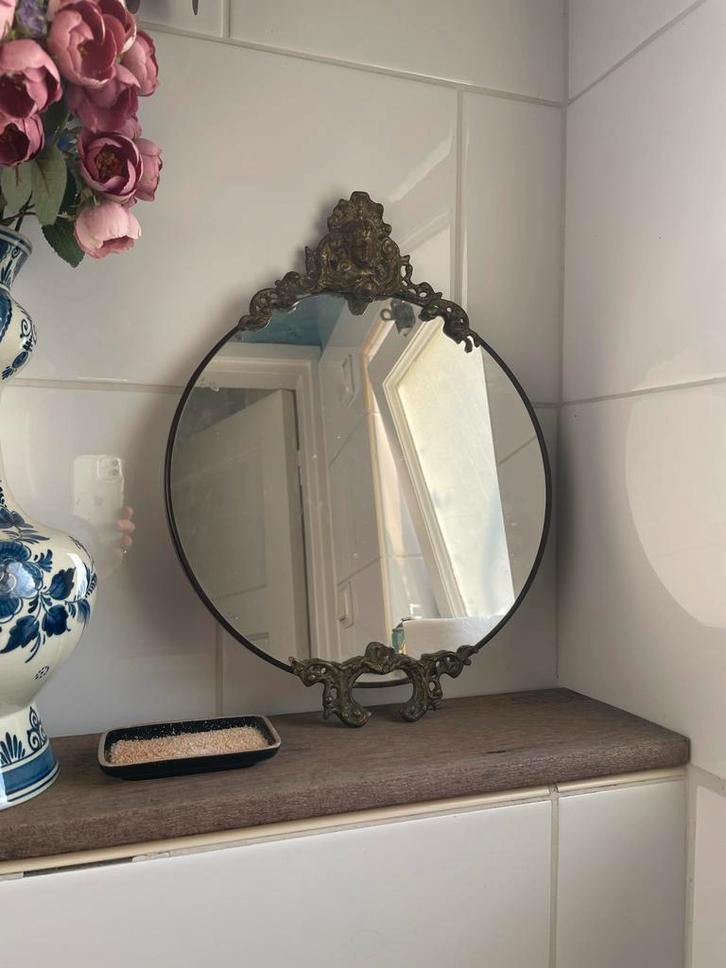 Ronde spiegeltje brocante met engel ornament, Huis en Inrichting, Woonaccessoires | Spiegels, Gebruikt, Minder dan 50 cm, Minder dan 100 cm