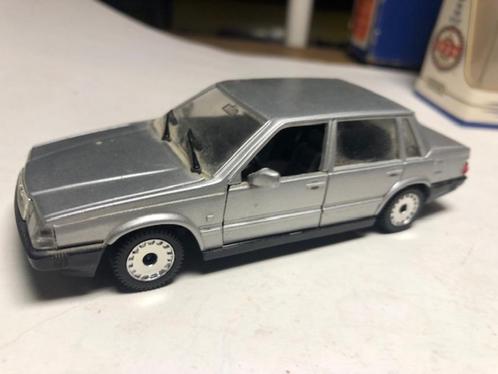 Polistil Volvo 760, Hobby en Vrije tijd, Modelauto's | 1:43, Zo goed als nieuw, Auto, Overige merken, Ophalen of Verzenden