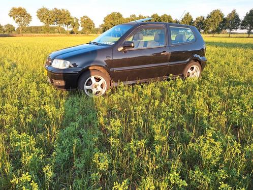 Volkswagen Polo 1.4 44KW 2000 Zwart GTI apk tot 04 07 2026, Auto's, Volkswagen, Bedrijf, Polo, Benzine, Hatchback, Handgeschakeld