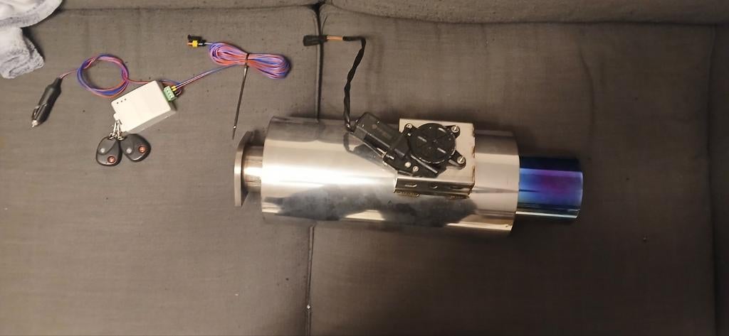 Voortek uitlaat einddemper met klep systeem, Ophalen