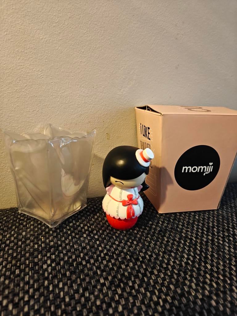 Momiji 'Cutie' Pop 2011 - Collectible met verborgen boodscha, Verzamelen, Ophalen of Verzenden, Gebruikt