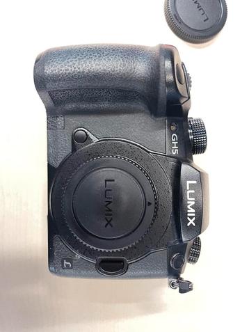 Panasonic Lumix GH5 body met DMW-XLR1 beschikbaar voor biedingen