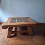 Vol eiken bijzettafel (brutalist), Huis en Inrichting, Tafels | Bijzettafels, Ophalen, Minder dan 45 cm, Vierkant, 55 tot 75 cm