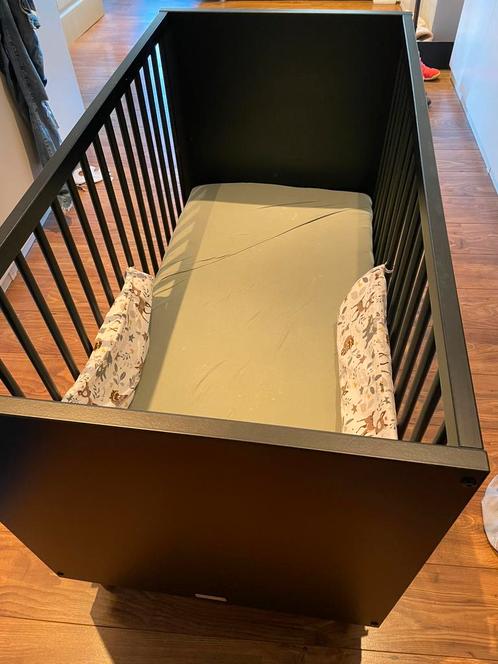 Bopita Bed Cloë Mat Zwart met gouden details, Kinderen en Baby's, Babywiegjes en Ledikanten, Zo goed als nieuw, Ledikant, Ophalen