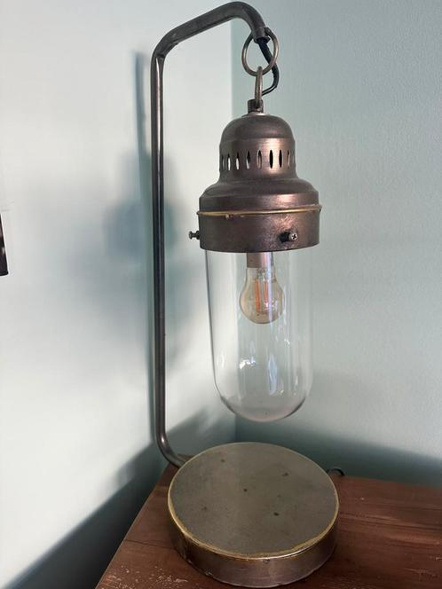 Te koop Zeer mooi apparte tafellamp wegens ., Huis en Inrichting, Woonaccessoires | Stolpen, Zo goed als nieuw, Ophalen