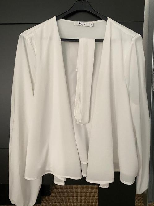 NA-KD witte gevoerde overslagblouse maat M (nieuw), Kleding | Dames, Blouses en Tunieken, Nieuw, Maat 38/40 (M), Wit, Ophalen of Verzenden