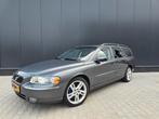Volvo V70 2.4 D5 2006 Grijs APK JULI 2026✅️ BOMVOL OPTIES, Voorwielaandrijving, 15 km/l, 1800 kg, Beige