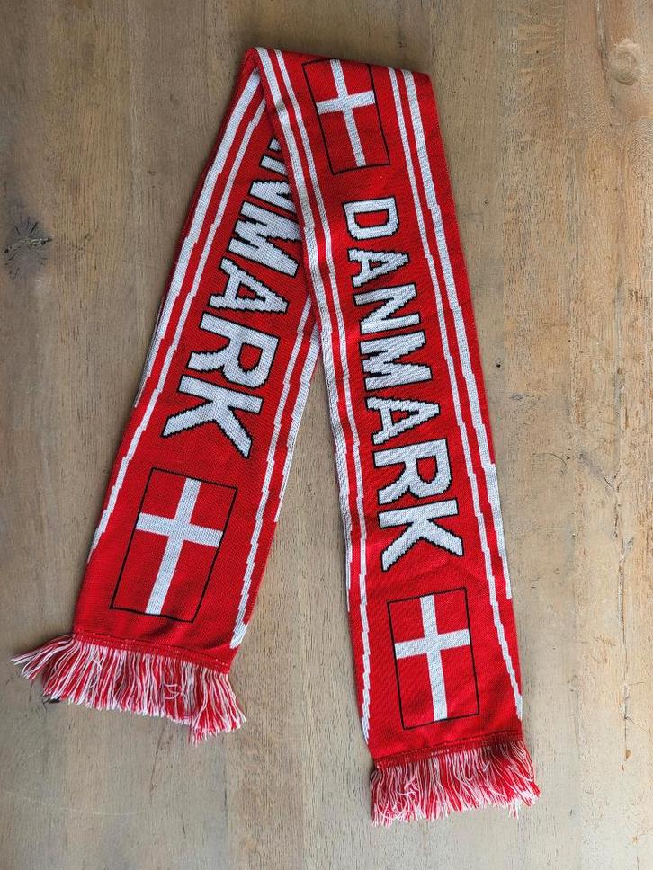 (voetbal)sjaal Denemarken Danmark, Verzamelen, Sportartikelen en Voetbal, Zo goed als nieuw, Vaantje of Sjaal, Buitenlandse clubs