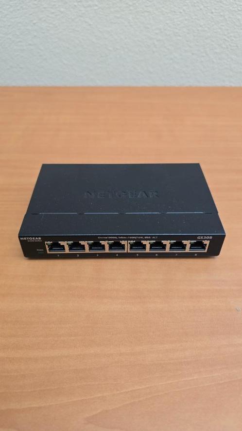 Netgear Netwerk Switch 8 Poorten, Computers en Software, Netwerk switches, Zo goed als nieuw, Ophalen of Verzenden