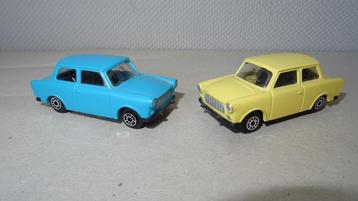 Twee miniatuur Trabantjes beschikbaar voor biedingen