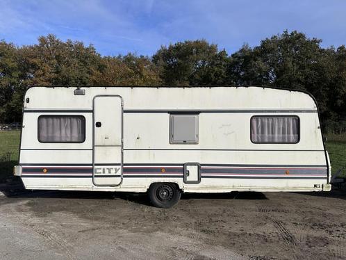 Bürstner City 535, Caravans en Kamperen, Caravans, Bedrijf, Rondzit, Bürstner, Overige, Gascomfoor, Koelkast