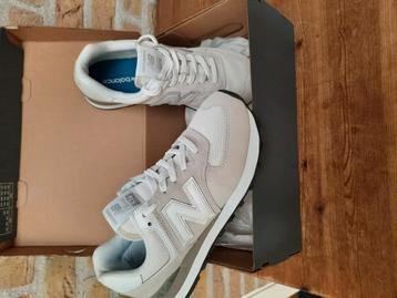 New balance sneaker  m39 najaarscollectie 2025 beige  beschikbaar voor biedingen