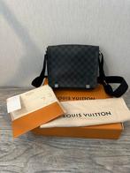 Louis Vuitton District PM NM Crossbody tas met bon, Sieraden, Tassen en Uiterlijk, Tassen | Schoudertassen, Overige merken, Zwart
