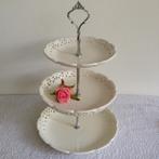 🌹Grote vintage ROOMWIT ETAGÉRE 3 laags, hoogte 40 cm., Ophalen of Verzenden, Gebruikt