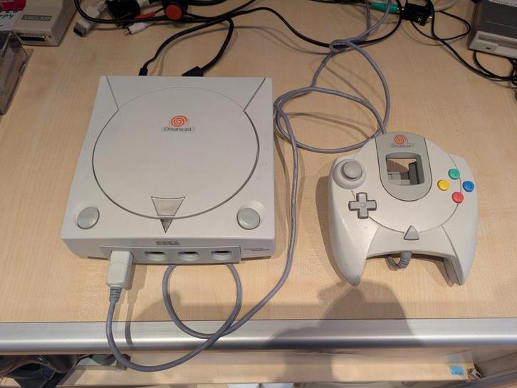 Mooie witte Sega Dreamcast NTSC, Spelcomputers en Games, Spelcomputers | Sega, Zo goed als nieuw, Saturn of Dreamcast, Met 1 controller