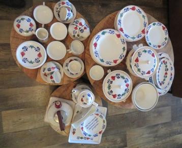 Boerenbont servies beschikbaar voor biedingen