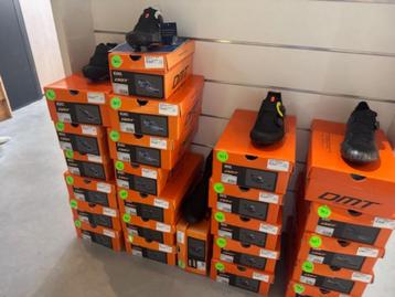 DMT RACE en MTB Schoenen Black Friday korting  beschikbaar voor biedingen