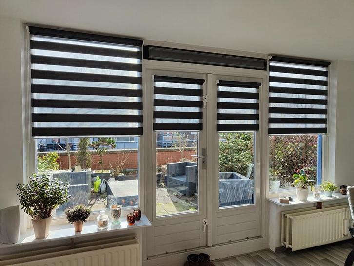 Duo Rolgordijnen - Zwart/Grijs/Antraciet, Huis en Inrichting, Stoffering | Gordijnen en Lamellen, Zo goed als nieuw, 150 tot 200 cm