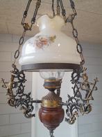 Antieke hanglamp met bloemmotief, Ophalen