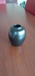 Mooi keramisch vaasje puntgaaf, Overige kleuren, Aardewerk of Porselein, Ophalen of Verzenden, Zo goed als nieuw